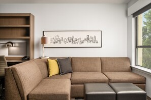 Premium bedding, desk, blackout drapes, iron/ironing board - HYATT house Dallas/Uptown (Dallas)