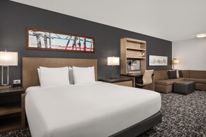 Studio Suite, 1 King Bed with Sofa bed | Premium bedding, desk, blackout drapes, iron/ironing board - HYATT house Dallas/Uptown (Dallas)