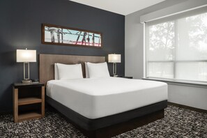 Premium bedding, desk, blackout curtains, iron/ironing board - HYATT house Dallas/Uptown (Dallas)