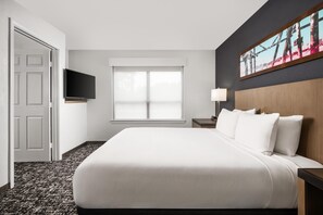 Premium bedding, desk, blackout drapes, iron/ironing board - HYATT house Dallas/Uptown (Dallas)