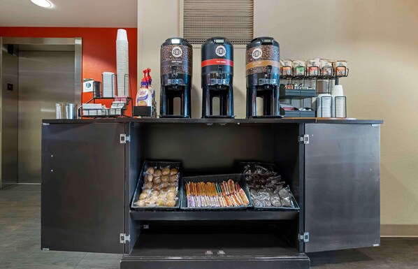 Free daily on-the-go breakfast - Extended Stay America Suites Chicago Skokie (Skokie)