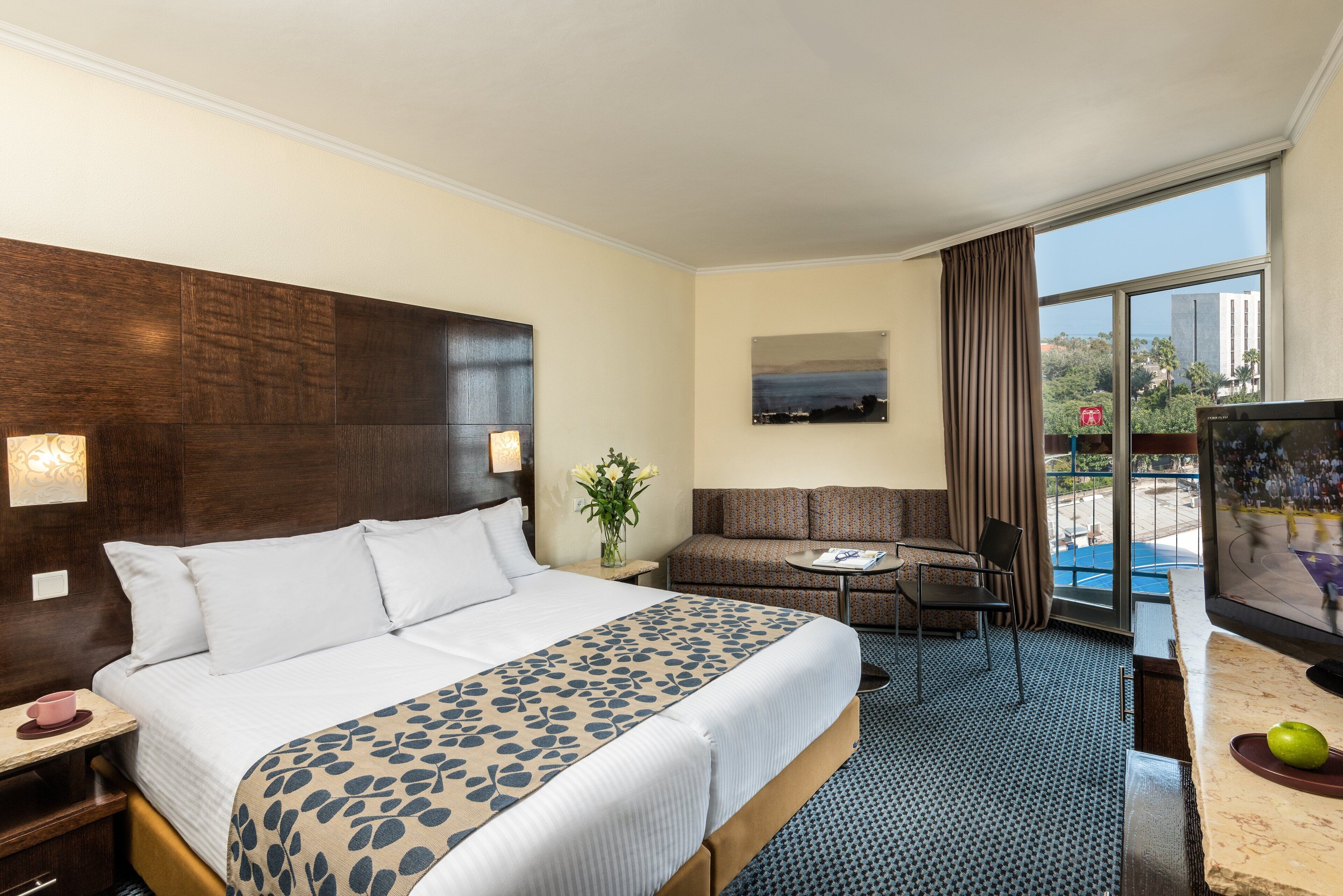 Rom – superior, bassengutsikt | Allergitestet sengetøy, minibar, safe på rommet og blendingsgardiner