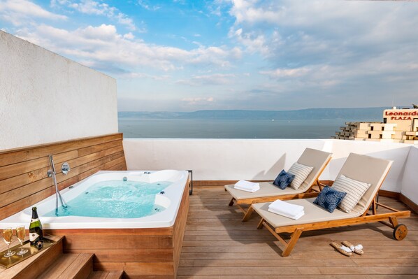 Hypoallergeen beddengoed, een minibar, een kluis op de kamer