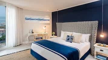 Hypo-allergenic bedding, minibar, in-room safe, blackout curtains