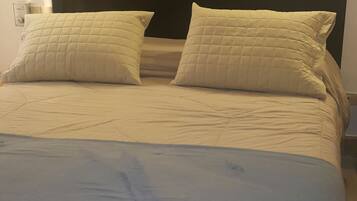 Premium bedding, down comforters, in-room safe, individually decorated