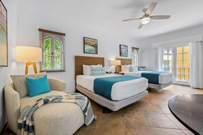 Courtyard View Room (2 Double Beds) | 高級寝具、ピロートップベッド、セーフティボックス (室内)、客室ごとに異なる装飾