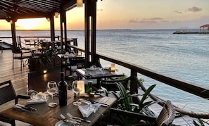 Frühstück, Mittagessen, internationale Küche, Blick auf den Strand