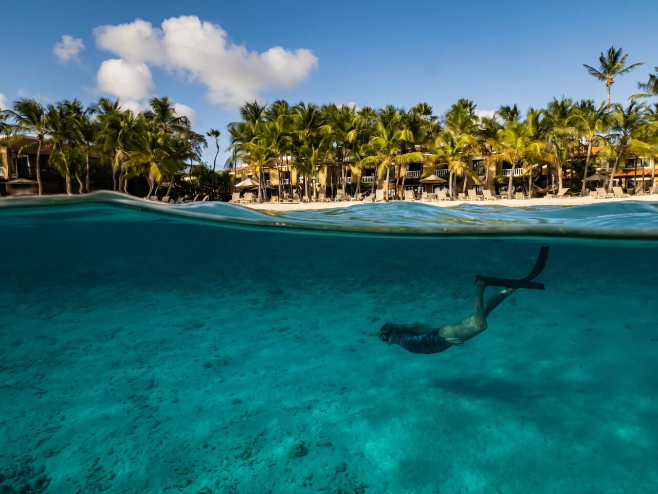 Private beach, sun-loungers, beach umbrellas, beach towels