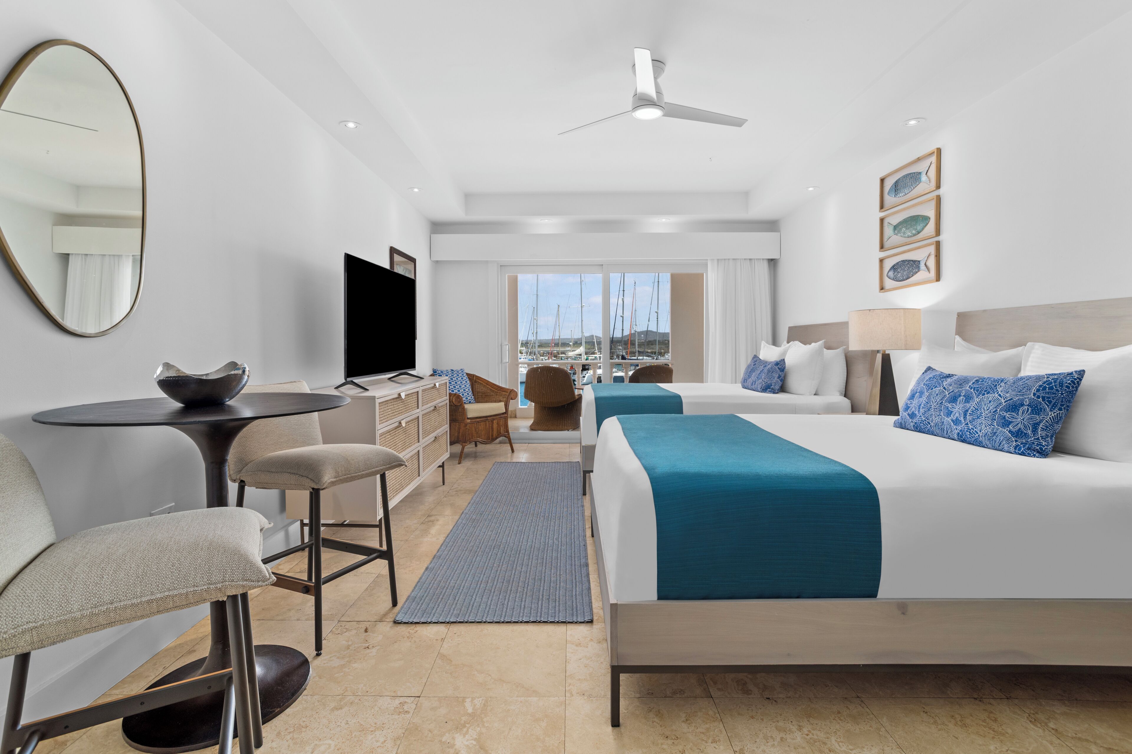 Habitación estándar, 2 camas Queen size, vista a la marina (Marina View Room with 2 Queen Beds) | Ropa de cama de alta calidad y camas con pillow-top 