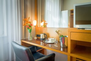 Double Room (extra bed) | Hypo-allergenic bedding, in-room safe, individually decorated