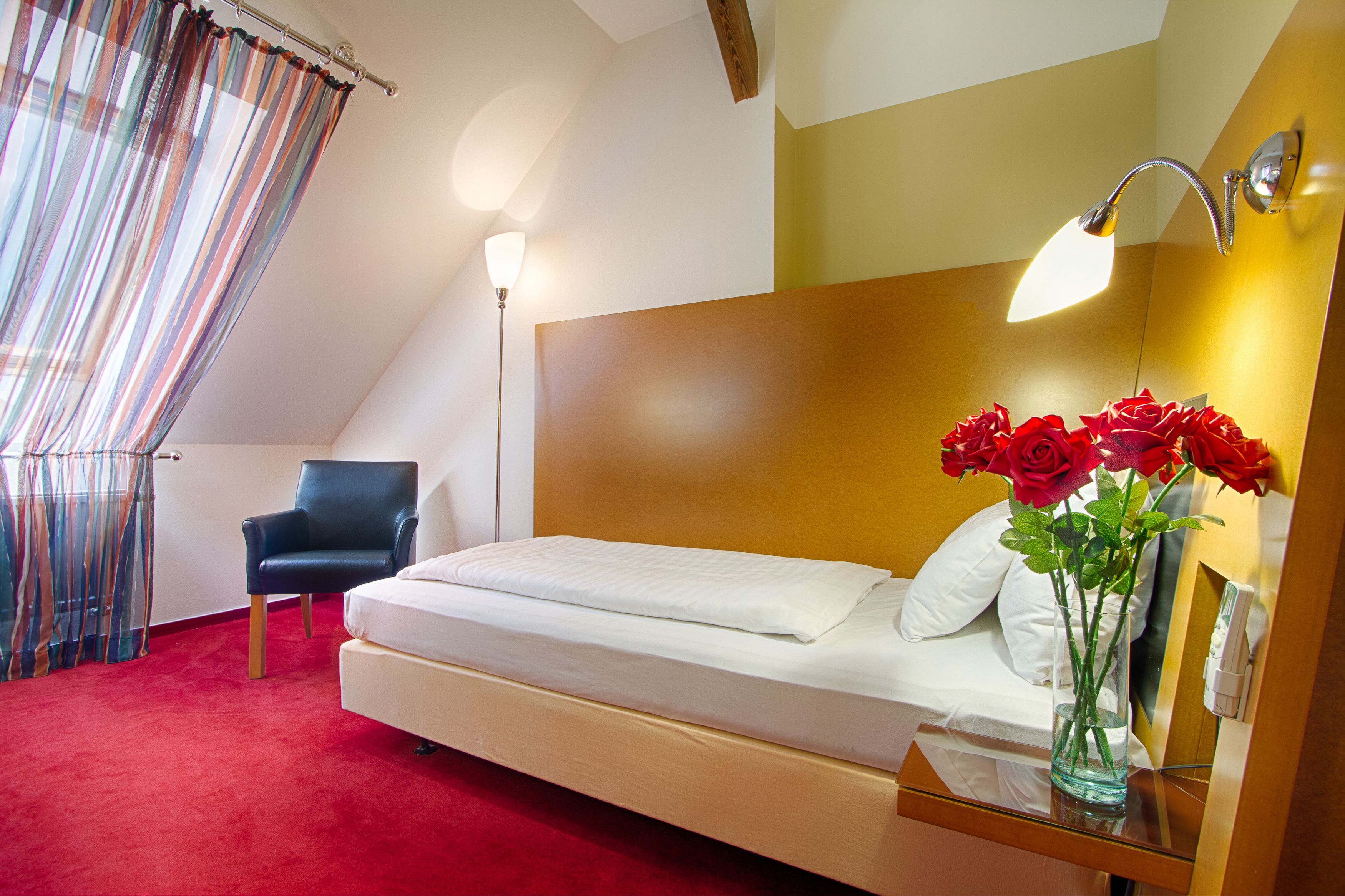standard single room | 1 bedroom, hypo-allergenic bedding, in-room safe, individually decorated