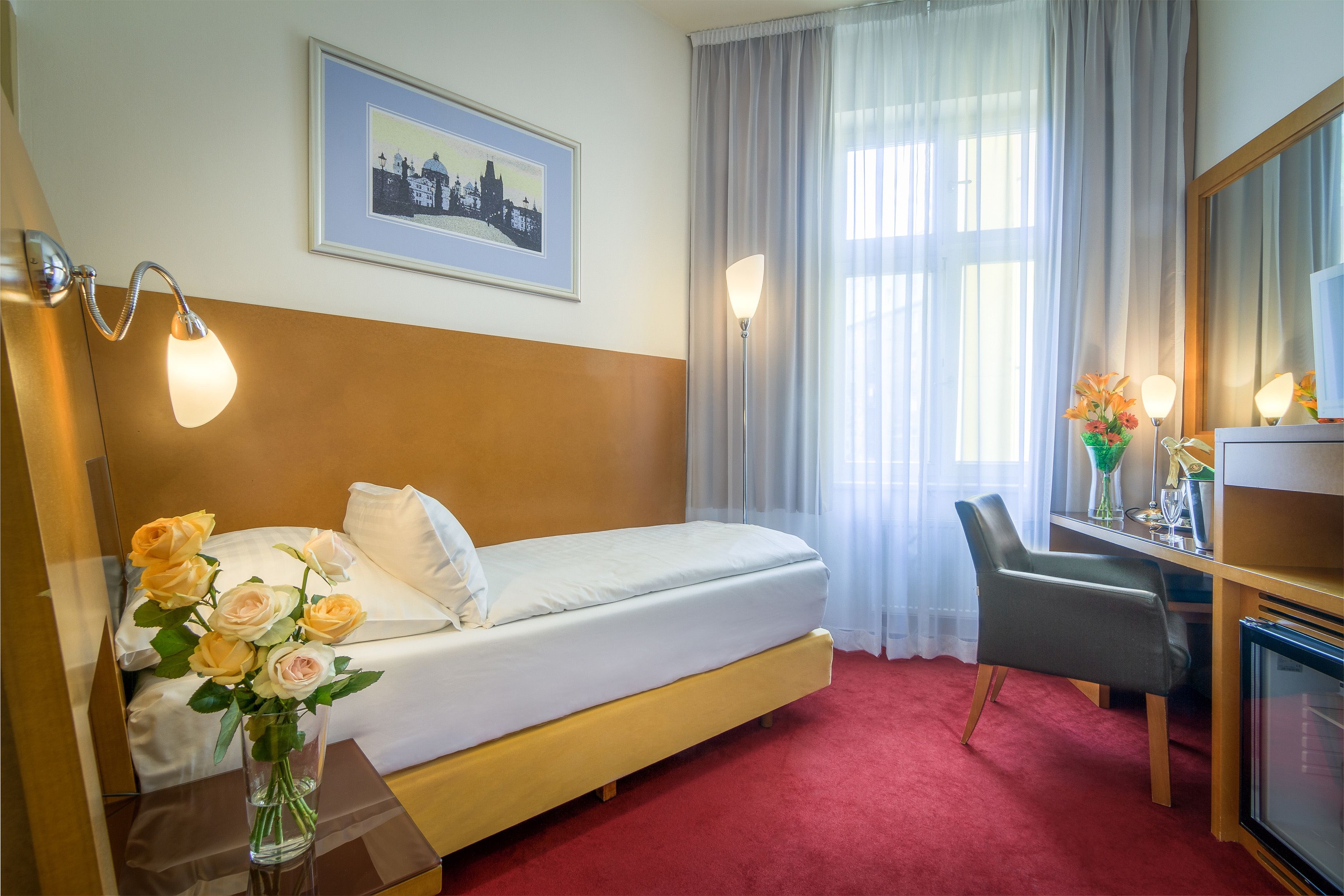 standard single room | 1 bedroom, hypo-allergenic bedding, in-room safe, individually decorated