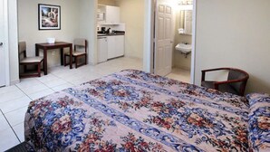 In-room safe, iron/ironing board (on request), WiFi (free), bed sheets - Stay Suites of America (Orange Park)