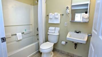 Combined shower/tub, hair dryer, towels