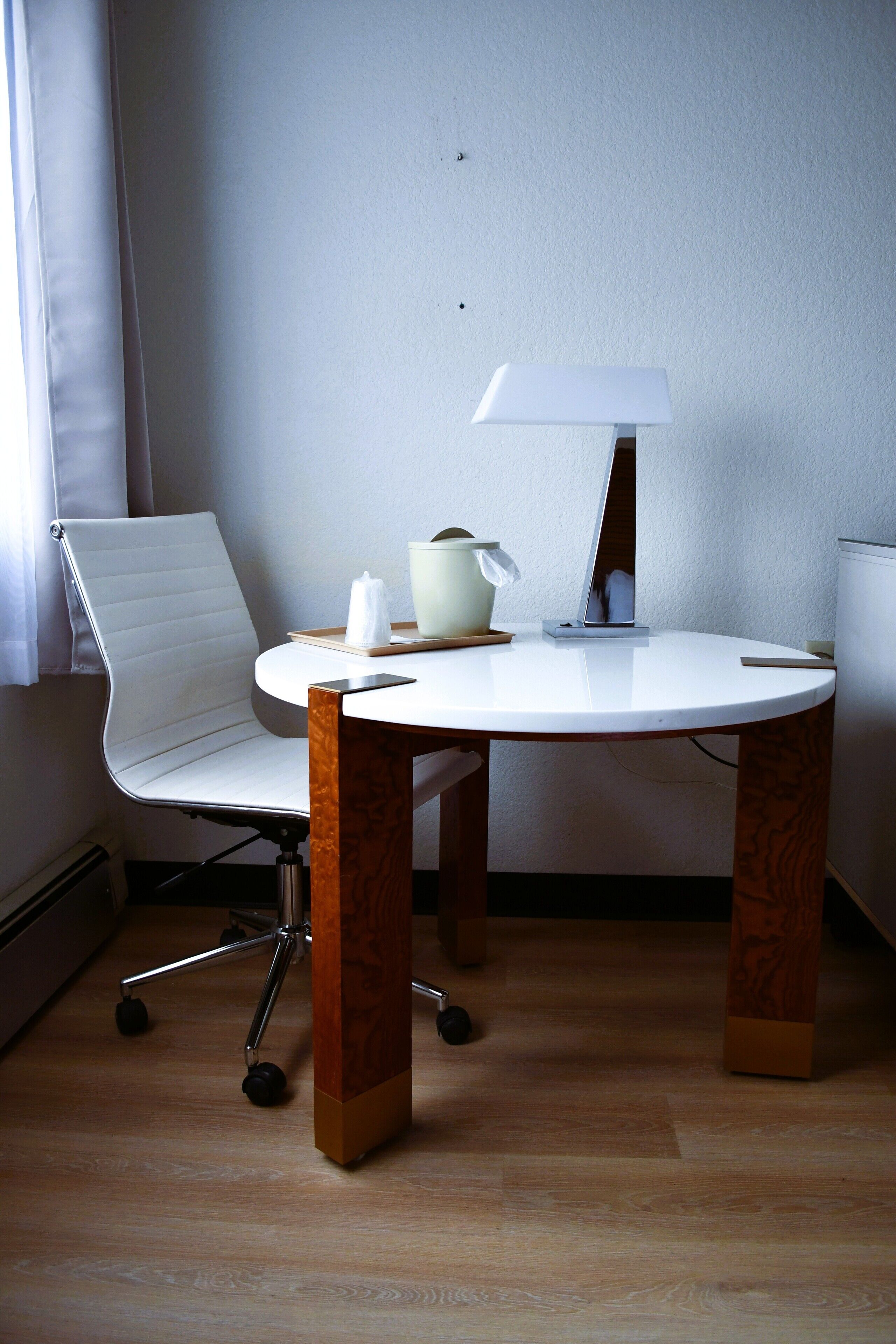 Een bureau, verduisterende gordijnen, extra bedden, gratis wifi