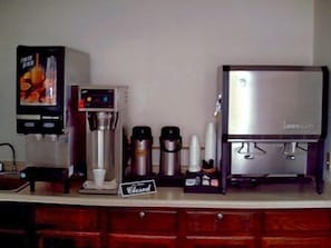 Tägliches inbegriffenes kontinentales Frühstück