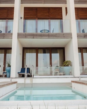 Minibar, in-room safe, blackout curtains, iron/ironing board