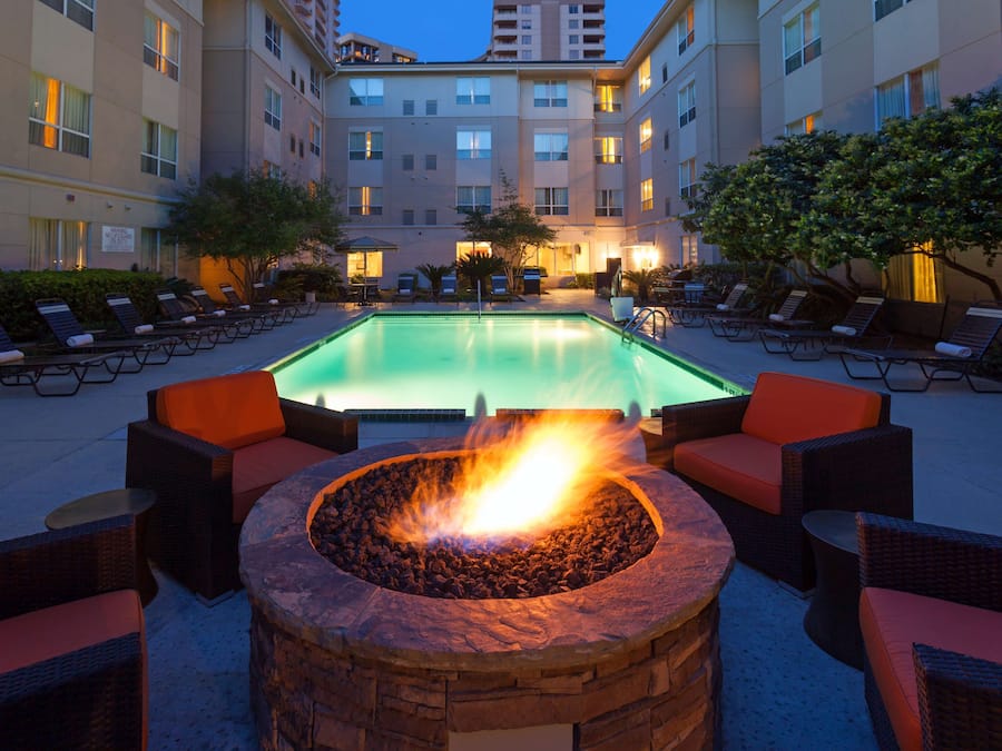 Área de parrillas y picnic