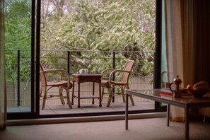 Appartement, 2 chambres, 2 salles de bains | Balcon