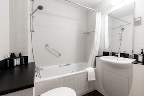 Standard Double Room, Ensuite | Bathroom | Hair dryer, bathrobes, towels, soap - Kensington House Hotel (London)