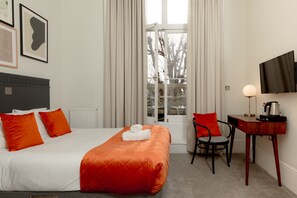 Deluxe Double Room, Ensuite | In-room safe, blackout drapes, iron/ironing board, free WiFi - Kensington House Hotel  (London)