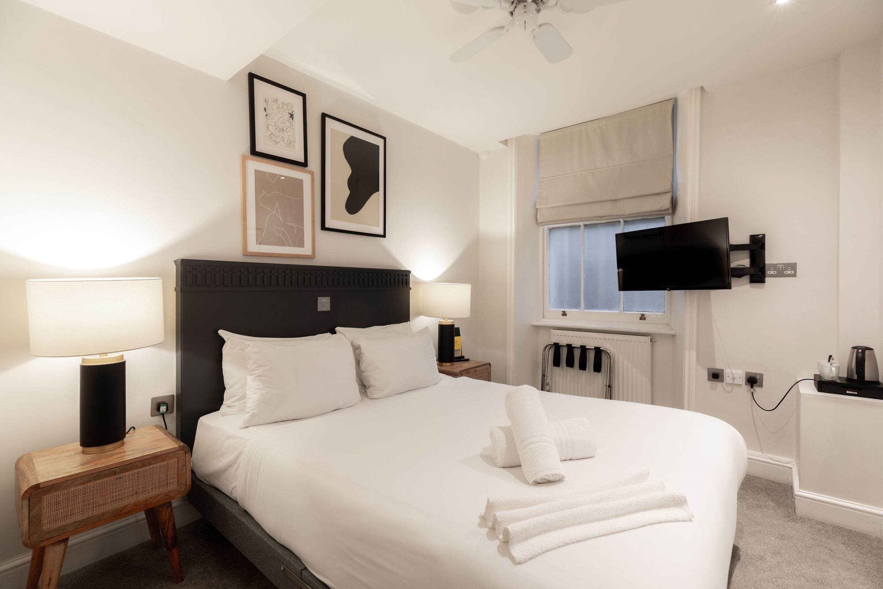 标准双人房, 独立浴室 | 客房内保险箱、遮光窗帘、熨斗/熨衣板、免费婴儿床