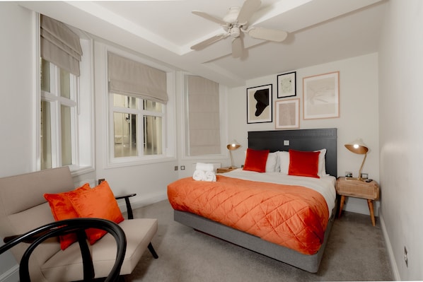 Standard Double Room, Ensuite | In-room safe, blackout drapes, iron/ironing board, free WiFi - Kensington House Hotel (London)