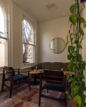 Breakfast meal - Kensington House Hotel  (London)