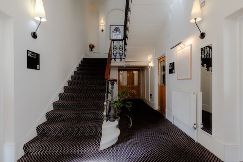 Kensington House Hotel 