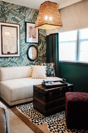 Pillowtop beds, desk, laptop workspace, blackout drapes