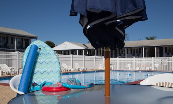 Seasonal outdoor pool, sun loungers