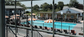Uncommoner Hotel by Reverie Boutique Collection