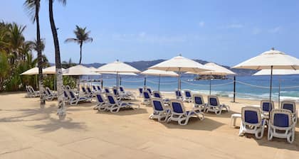 HS HOTSSON Hotel Acapulco