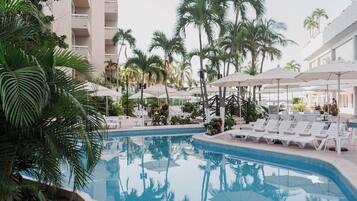 4 outdoor pools