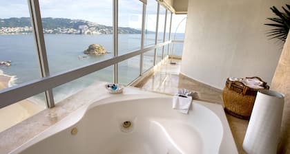 HS HOTSSON Hotel Acapulco