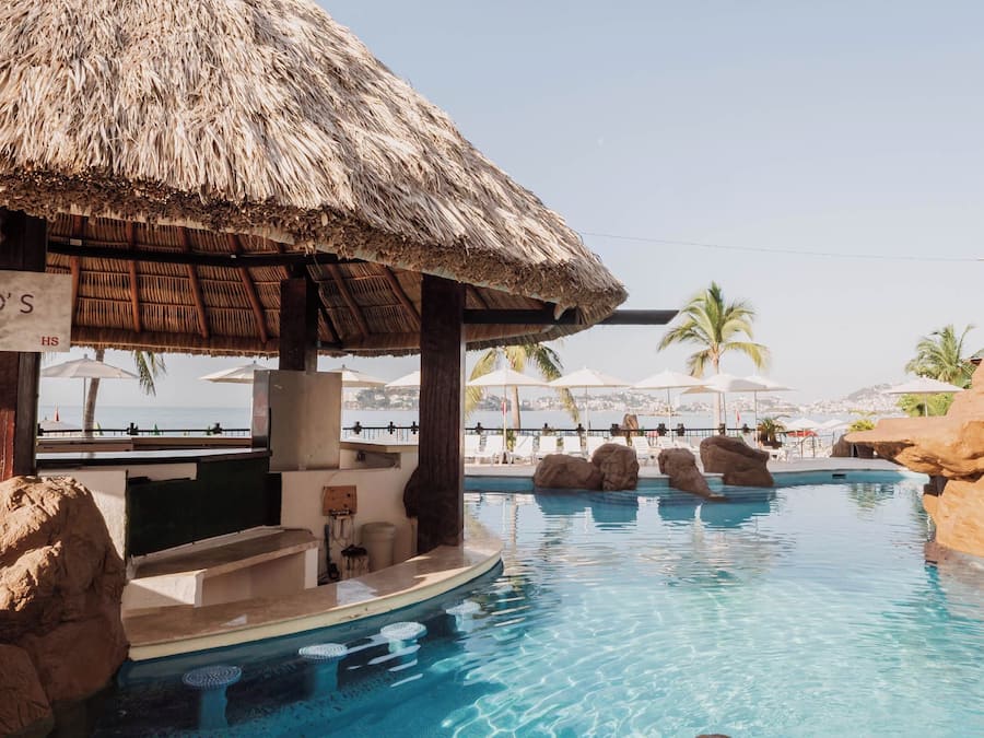 Bar à beira da piscina