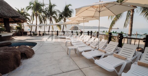 4 outdoor pools - HS HOTSSON Hotel Acapulco (Acapulco)