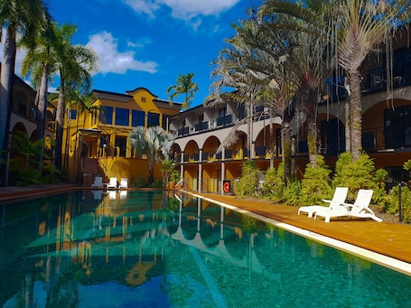 2 outdoor pools, sun loungers