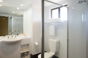 Free toiletries, hair dryer, towels - Palm Royale Cairns (Manunda)