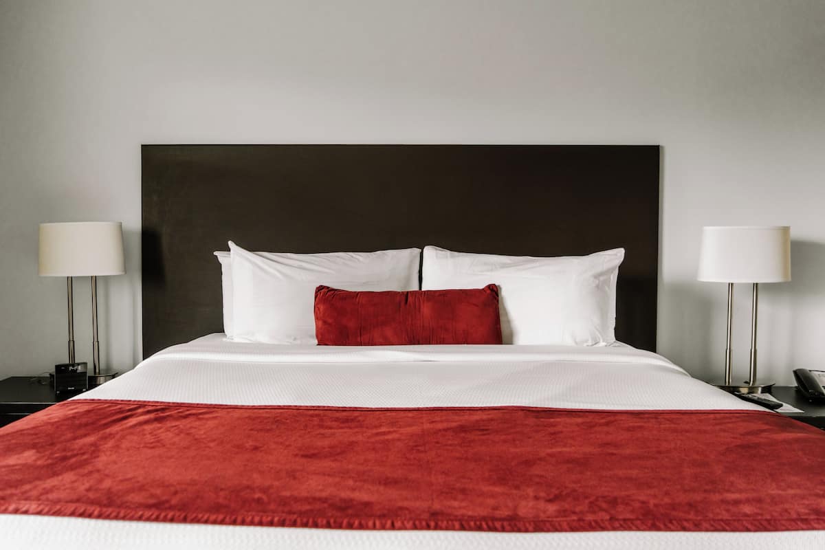 Standard Room, 1 King Bed