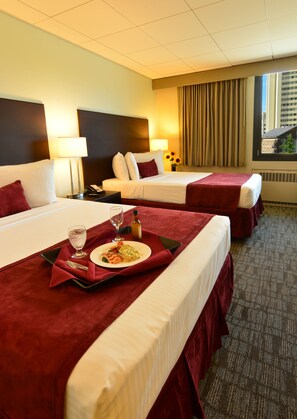 Premium bedding, in-room safe, iron/ironing board, free WiFi