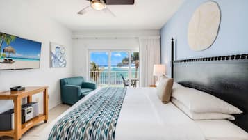 Ylelliset vuodevaatteet, tallelokero huoneessa, pimennysverhot