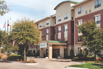 Hotel Exterior at HYATT house Dallas/Lincoln Park