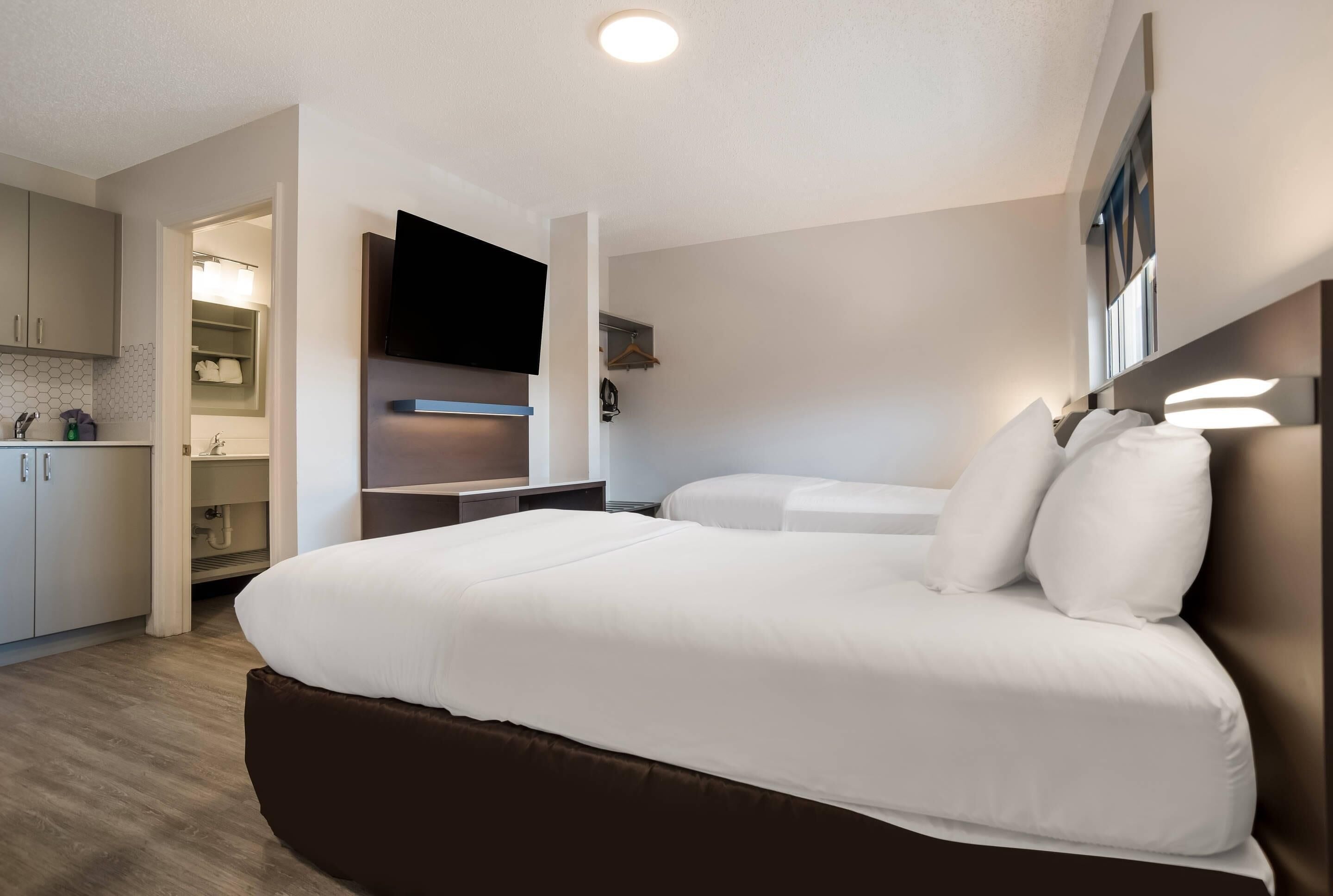 双人房, 2 张双人床, 无烟房 | 熨斗/熨衣板、折叠床/加床（额外收费）、免费 WiFi、床单