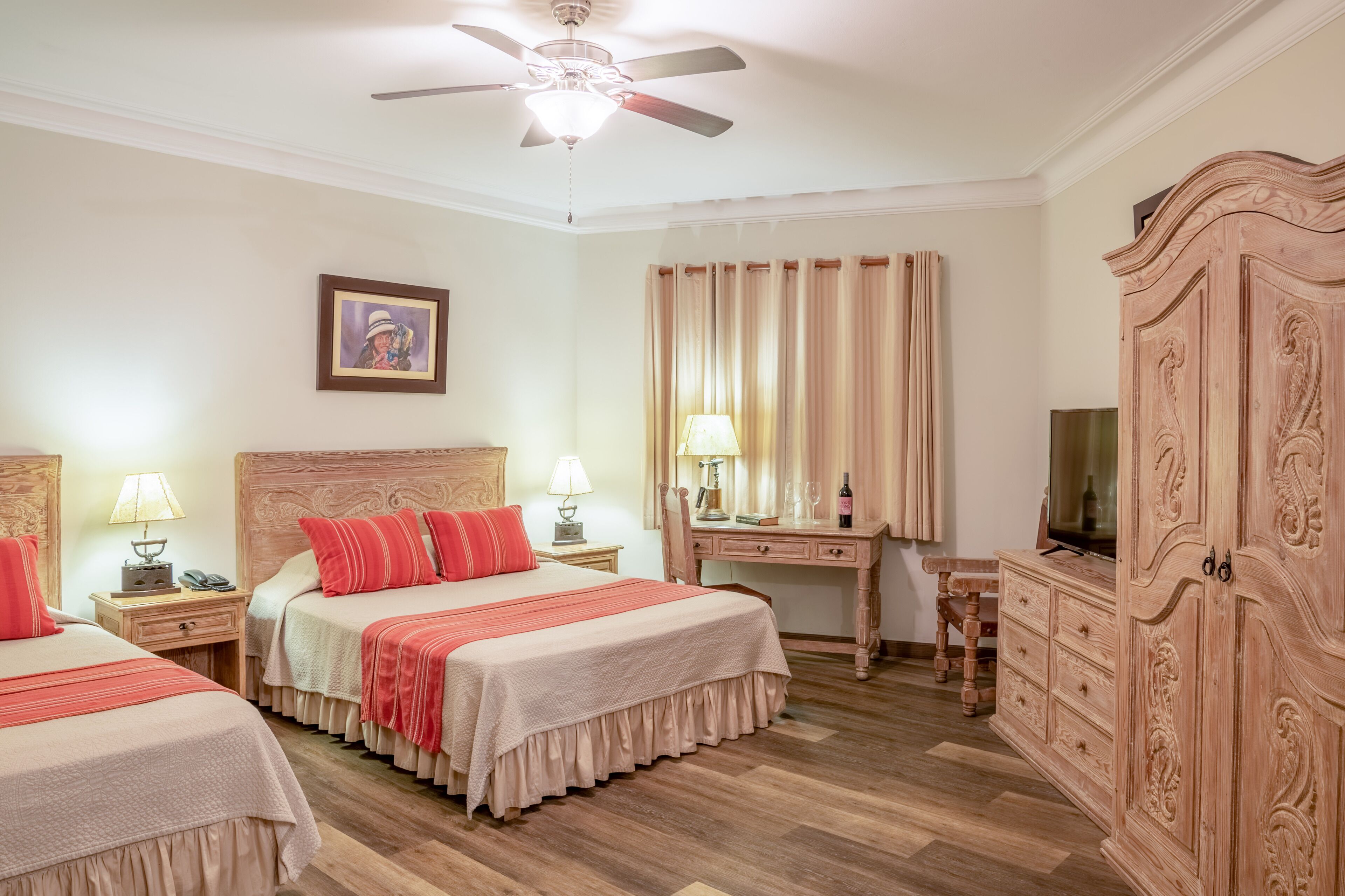 Literie de qualité supérieure, coffres-forts dans les chambres