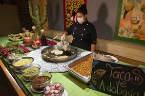 Buffet - Hotel Fiesta Mexicana (Manzanillo)