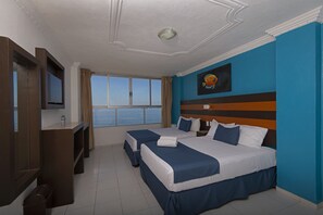 Down duvets, bed sheets, wheelchair access - Hotel Fiesta Mexicana (Manzanillo)