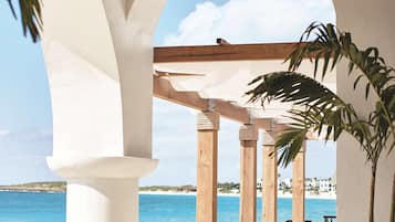 4 restaurants, breakfast, lunch, dinner served; local cuisine