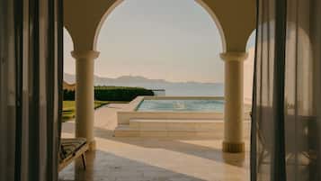 Suite, 2 habitaciones, frente a la playa (Jonquil) | Sábanas italianas Frette y ropa de cama de alta calidad