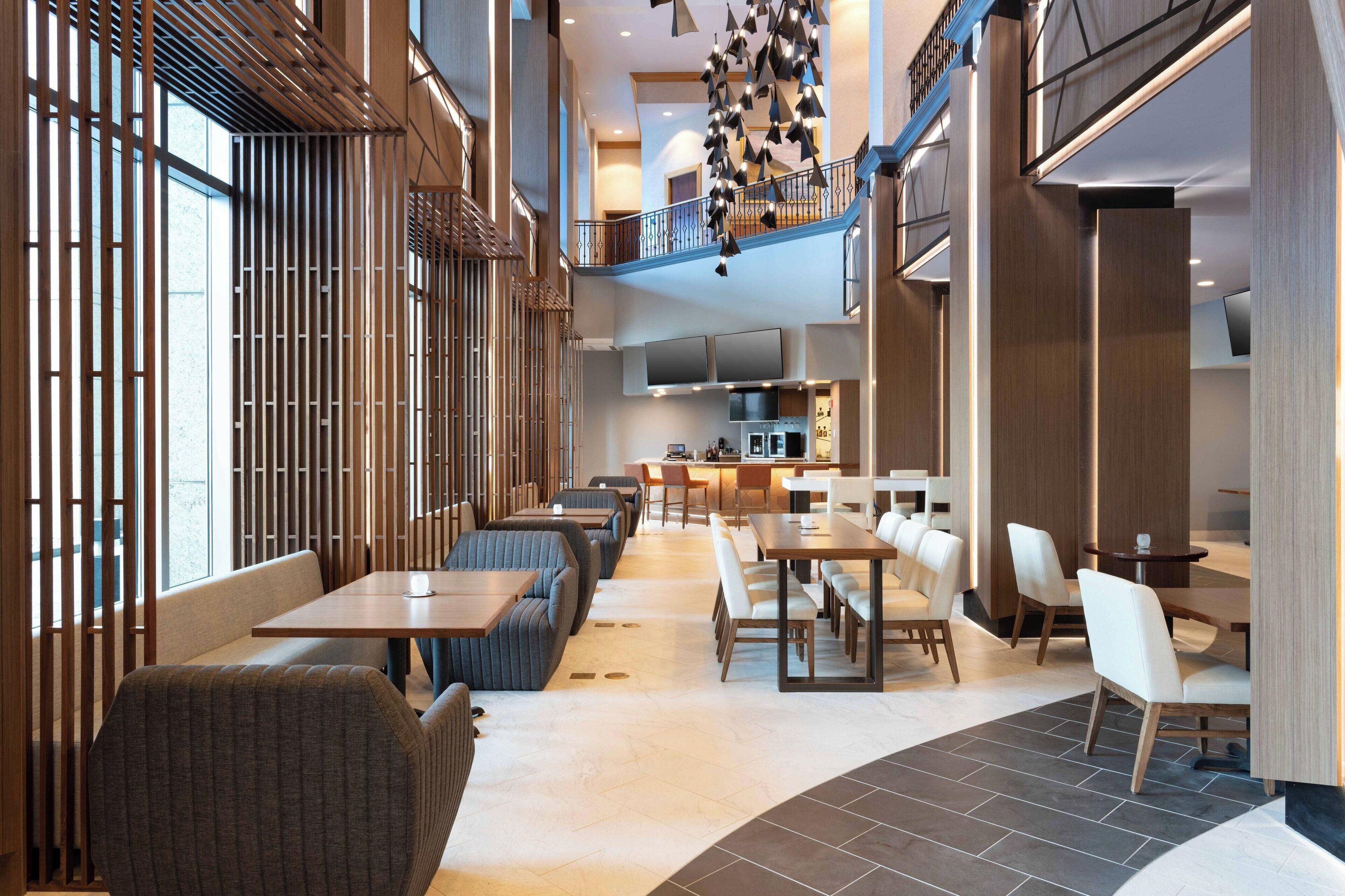 2 restaurants, breakfast, lunch, dinner served; American cuisine